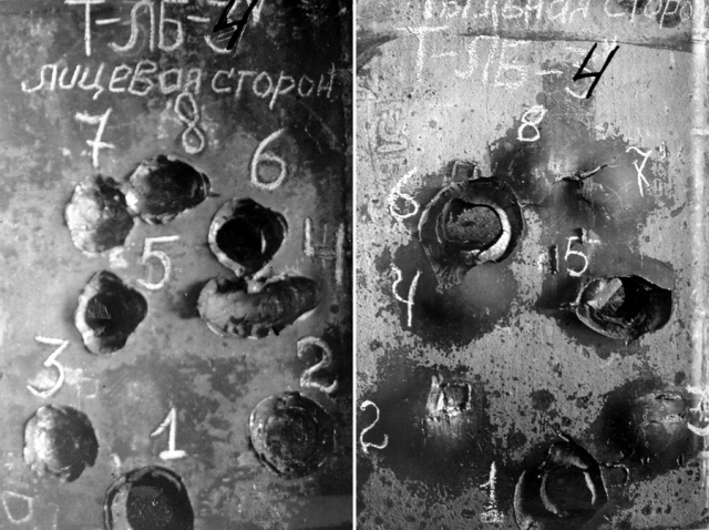 Wave propagation simulation in two colliding discs