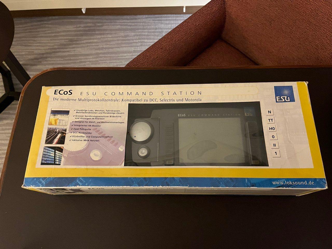 Станция управления ESU ECoS 50000 (модель 2007 года).