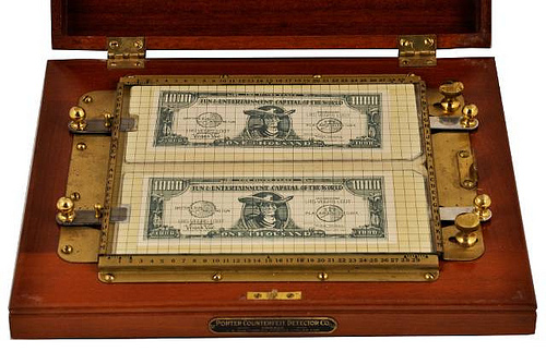 Banknote verification device