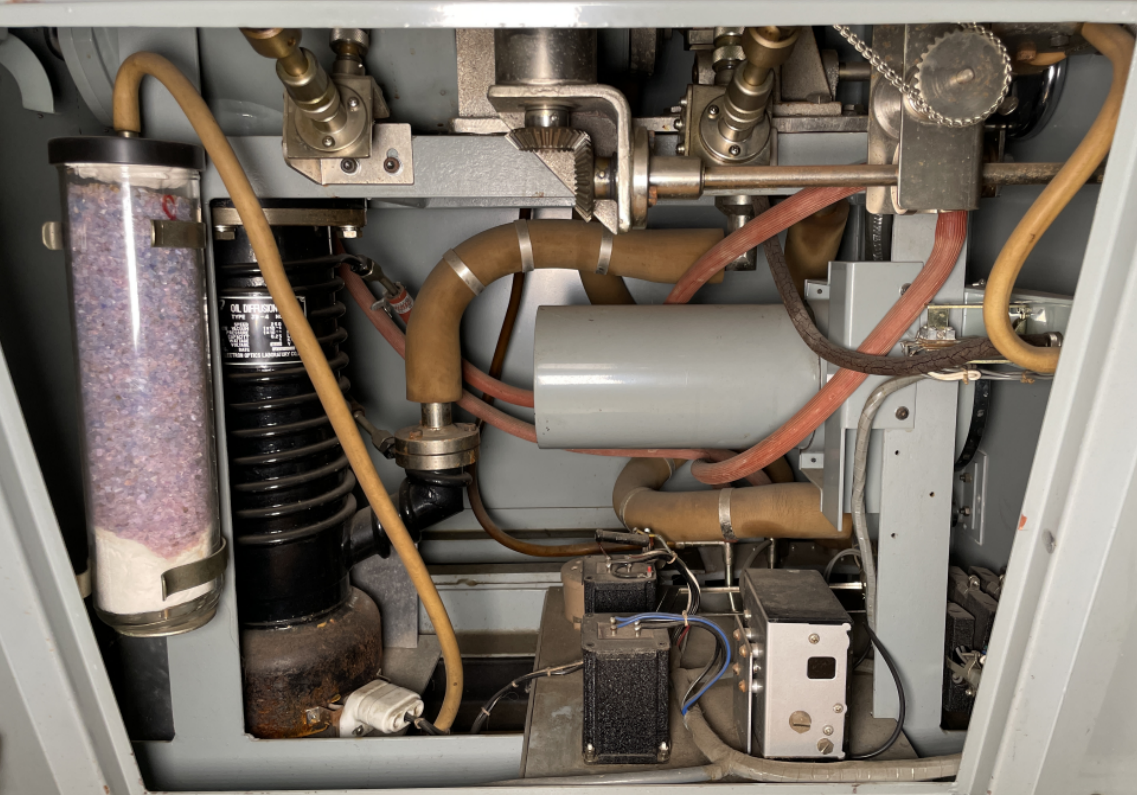 Vacuum pump assembly