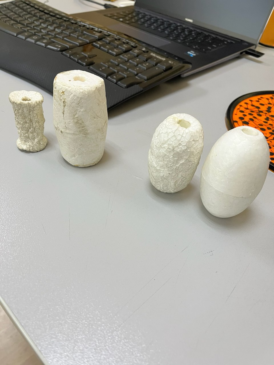 Styrofoam floats: ones that dived to 1,500 m and ones that did not, for comparison