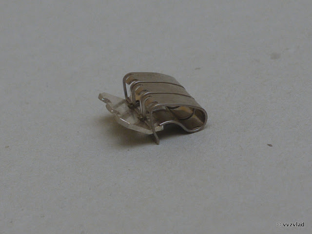 Crimping tool in use