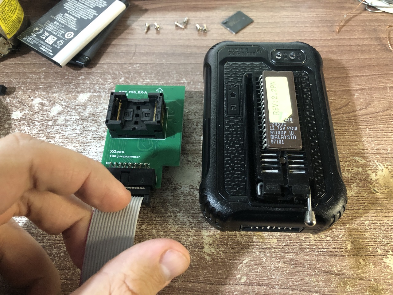 Circuit board traces