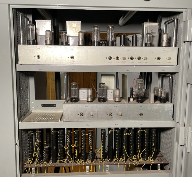 Vacuum tube amplifiers