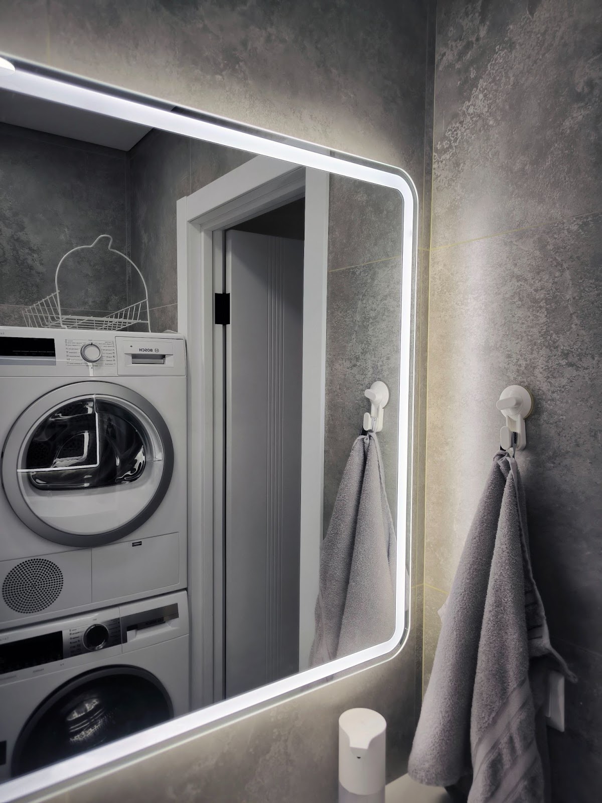 Bathroom mirror light