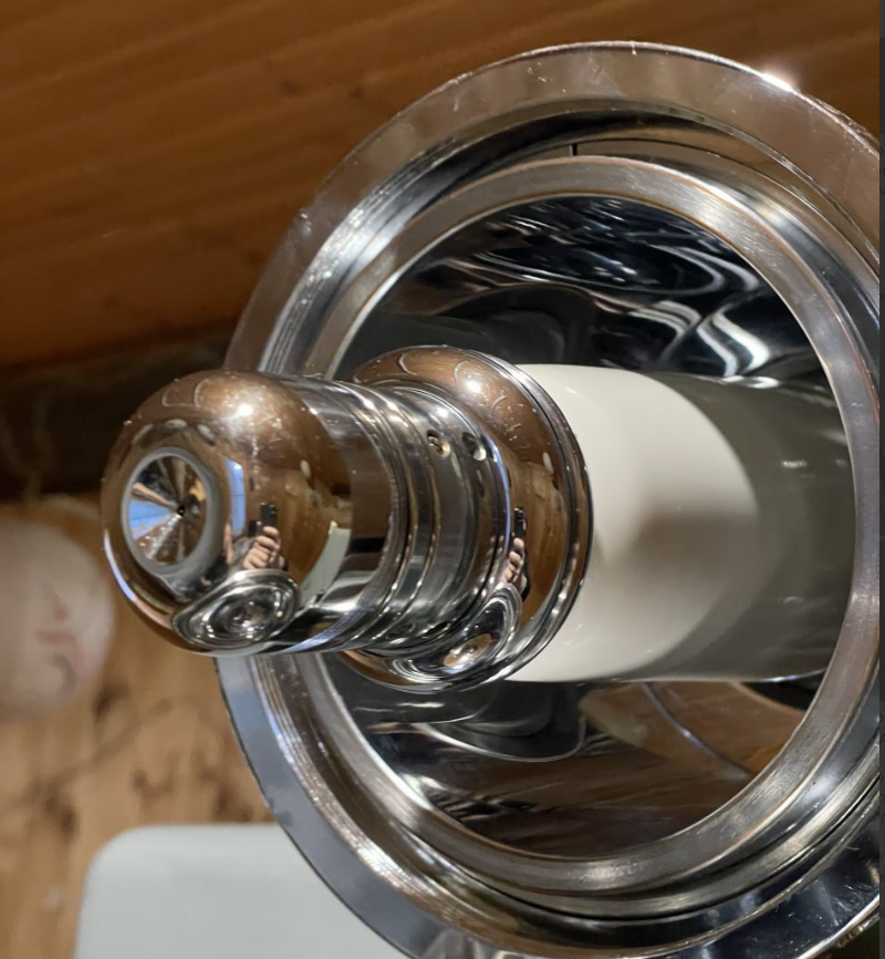 Cathode assembly detail