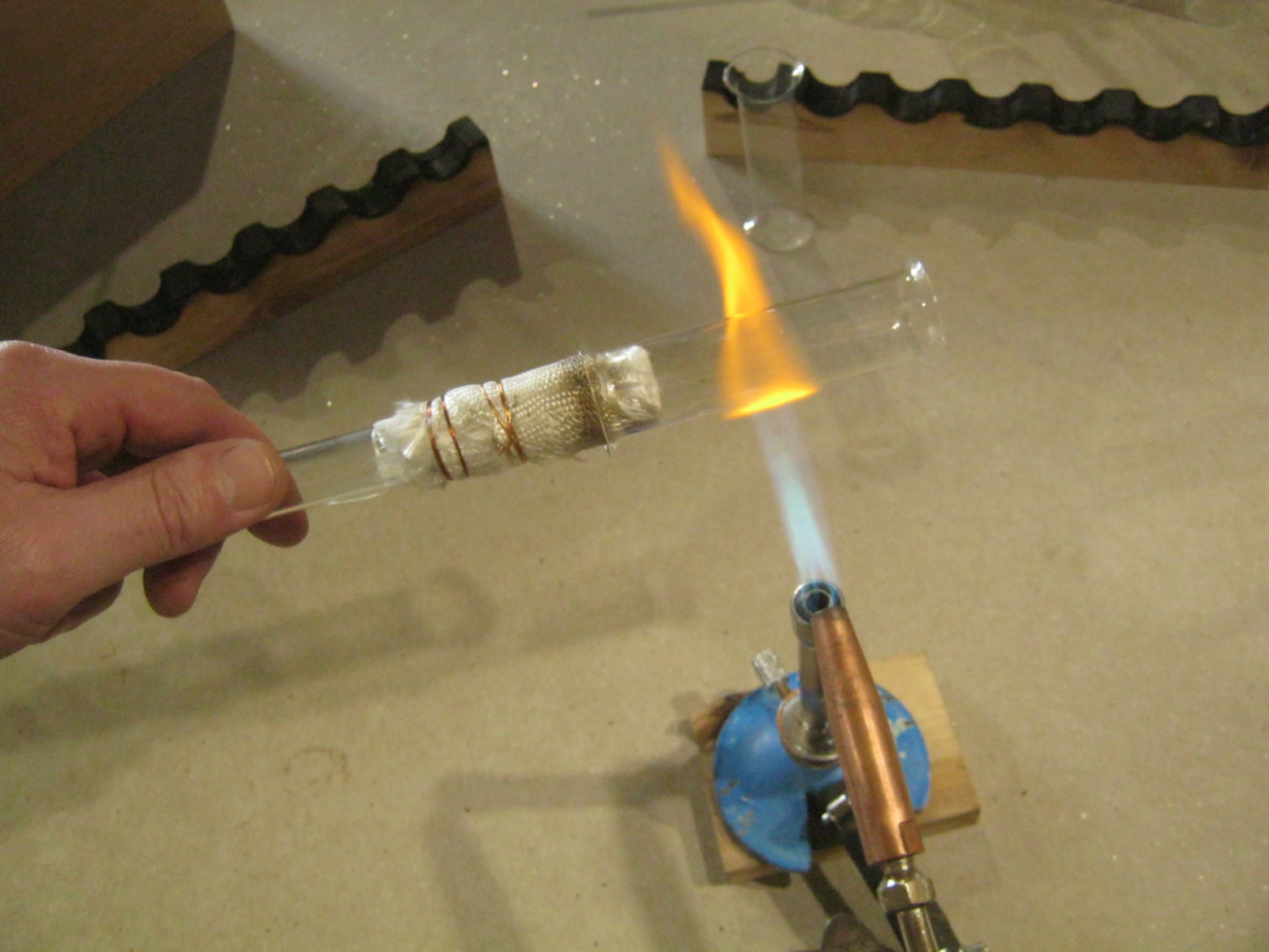 Electrode system with traverses